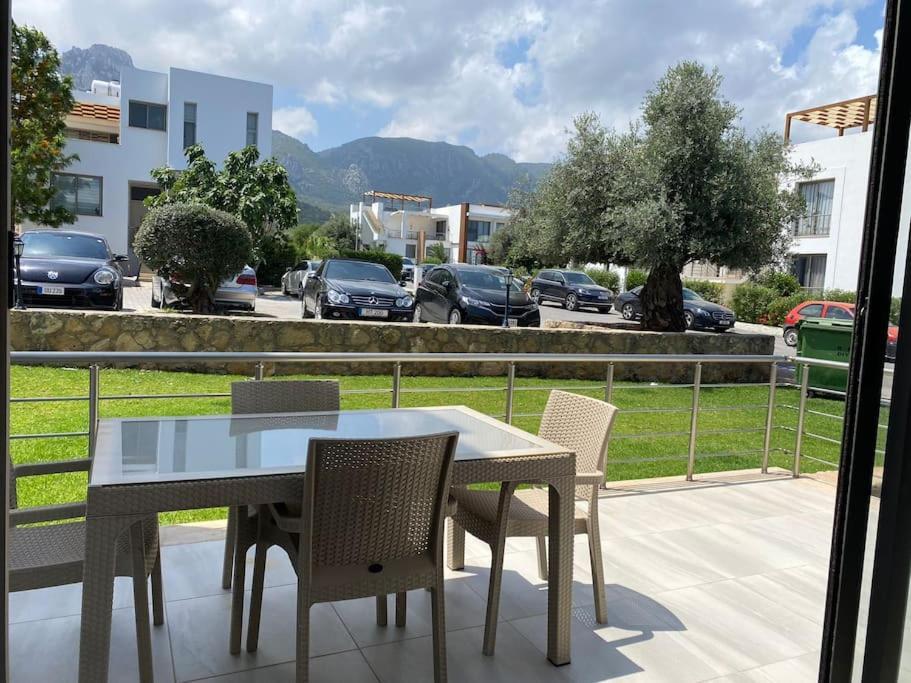 Girne/Zeytinlik 2+1 Muhtesem Terasli Daire ภายนอก รูปภาพ